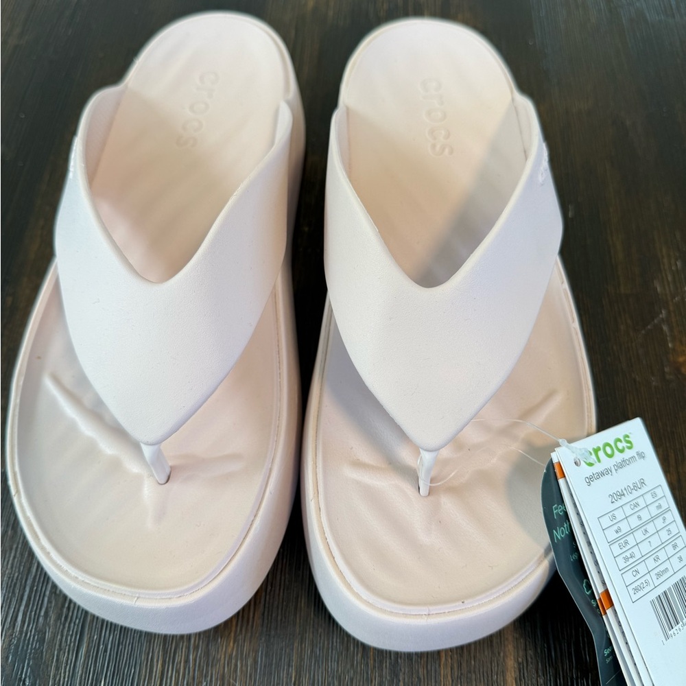 CROCS Women's Light Pink Sandals